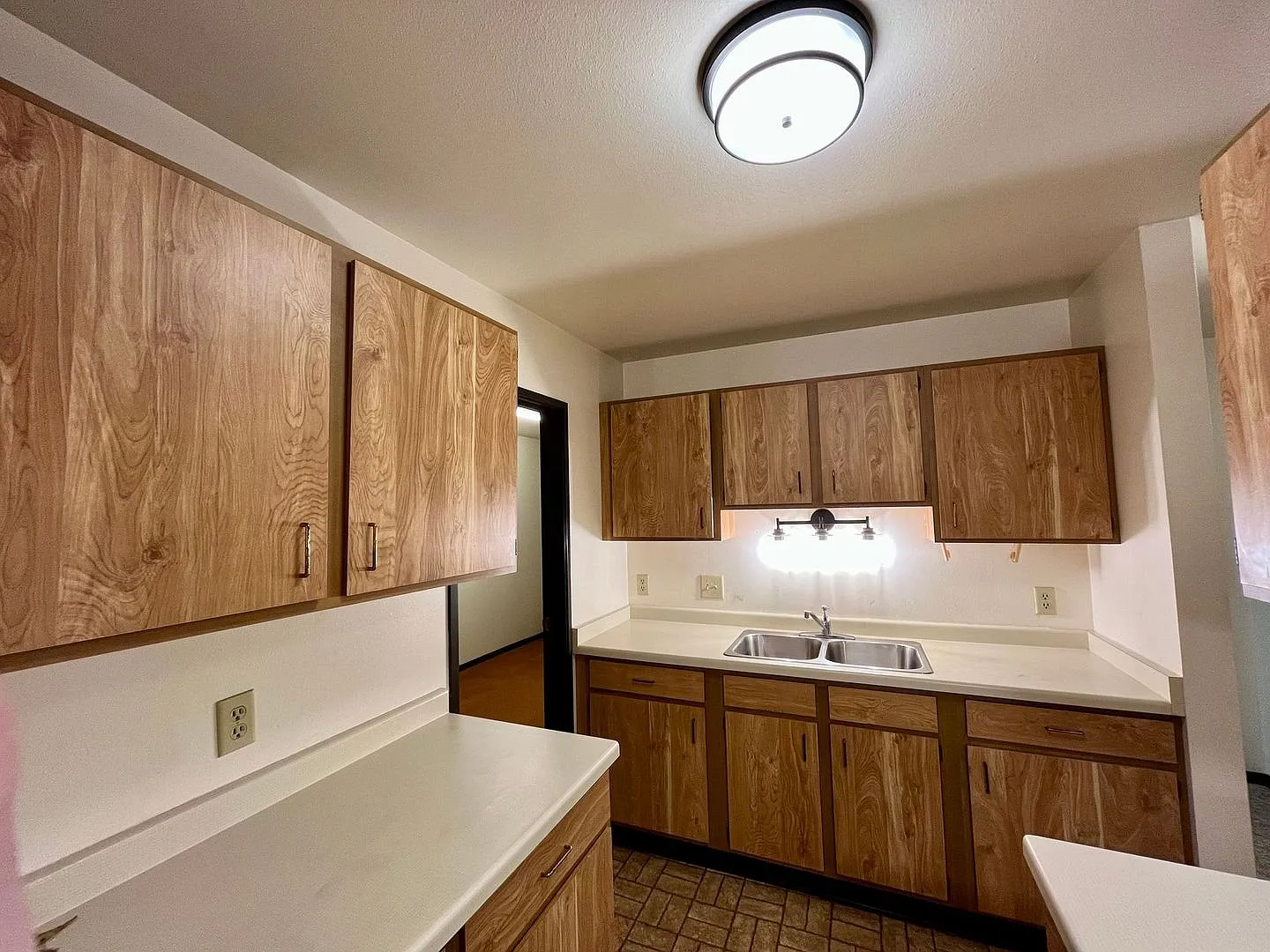 1703 Sawyer Dr — Photo 3