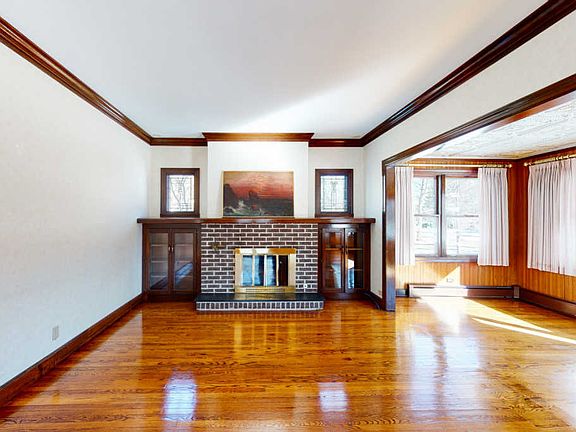 5th image of 734 Laurel Ave