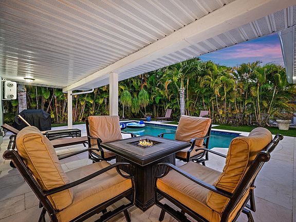 3rd image of 1120 Singer Drive