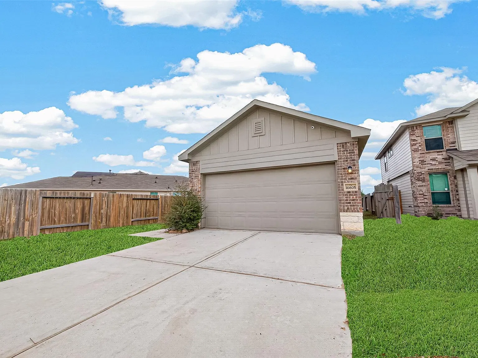 4 bed, 3.0 bath, 1911 sqft, $1,895 — Photo 3