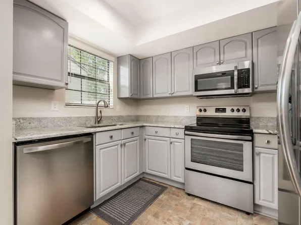 5297 Brandy Oaks Ln, Columbus, OH 43220