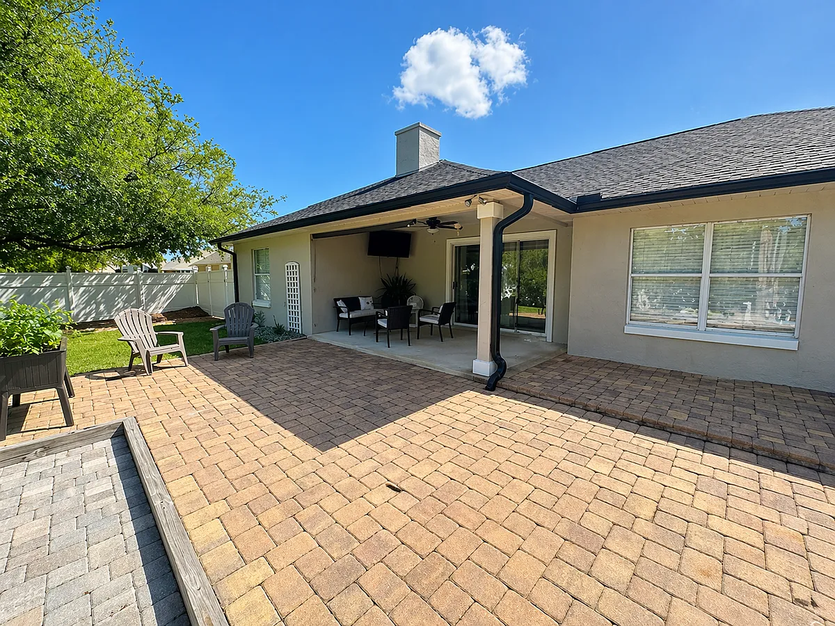 Building Photo - 209 Bilbao Dr