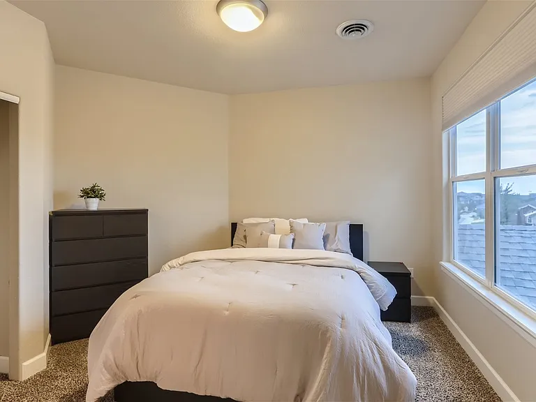 197 Meadow View Pkwy — Photo 16