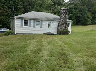 7 Burrow Dr, Highland Mills, NY 10930