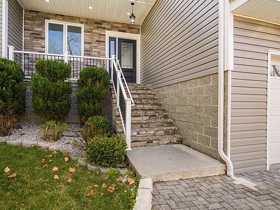 2nd image of 1180B Nelson Dr