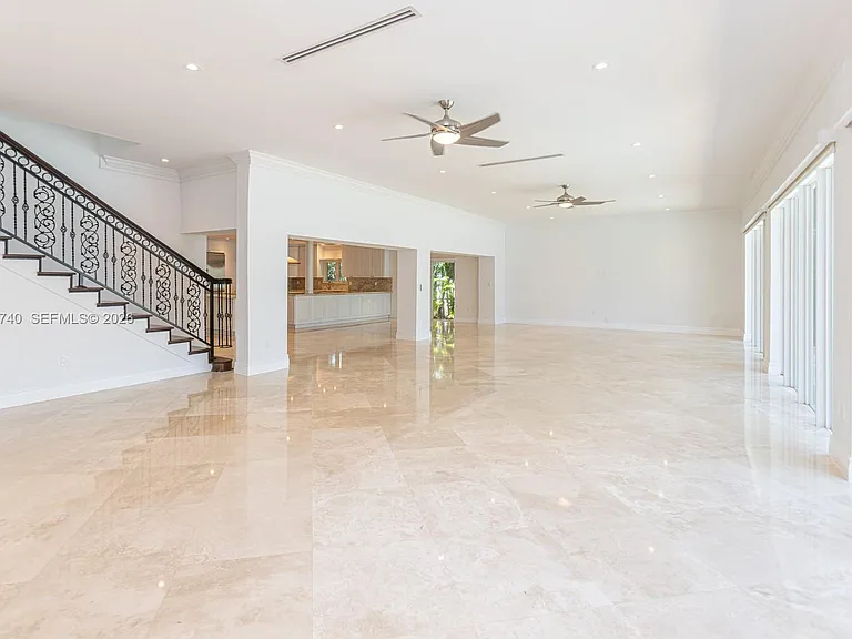 425 N Shore Dr — Photo 8