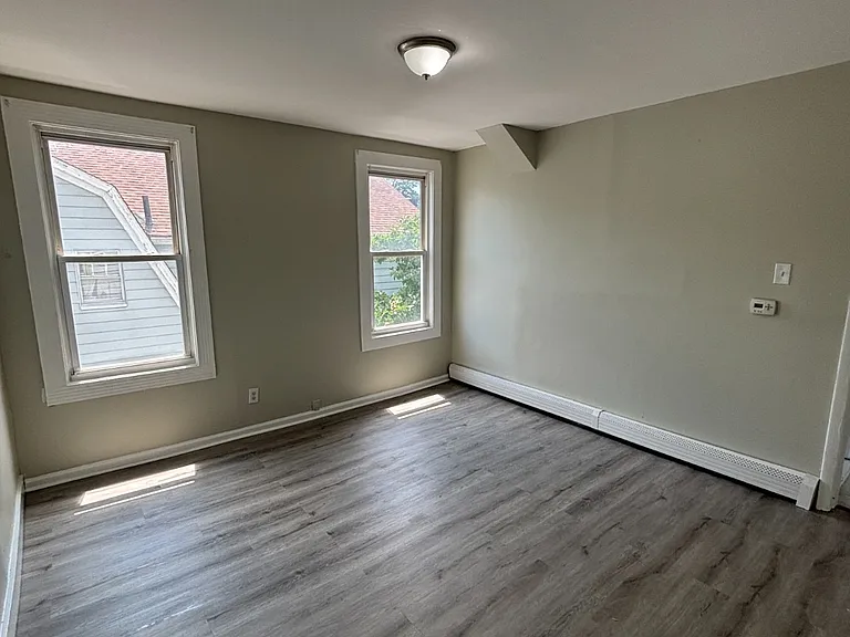 27-29 N Munn Ave #2 — Photo 2