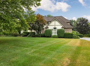 5972 Lohr Lake Dr, Ann Arbor, MI