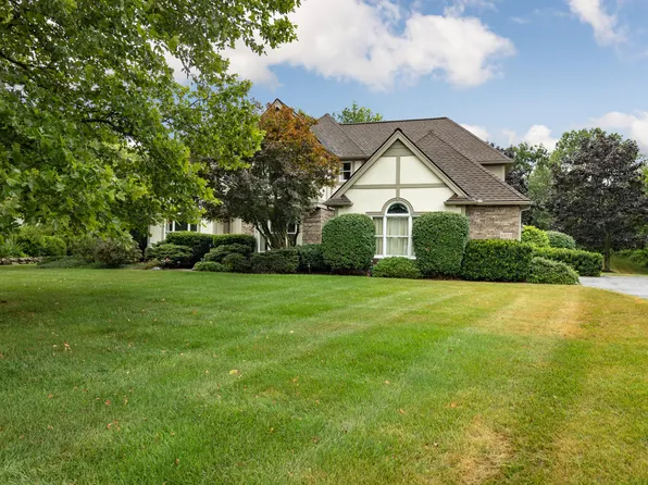 5972 Lohr Lake Dr, Ann Arbor, MI 48108