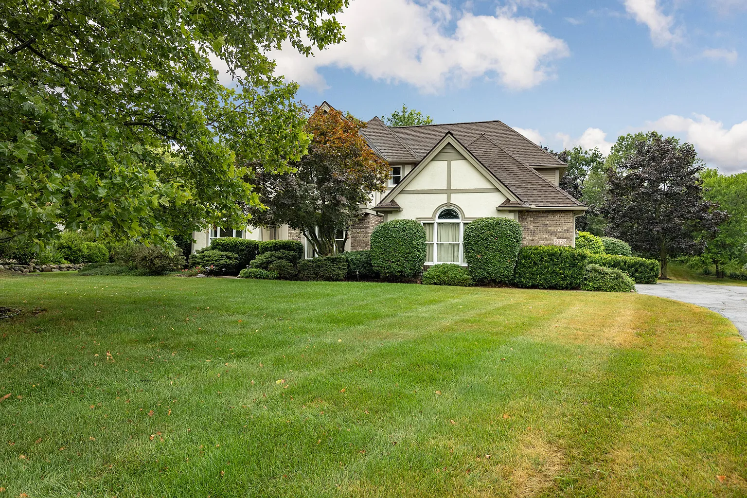5972 Lohr Lake Dr photo 1