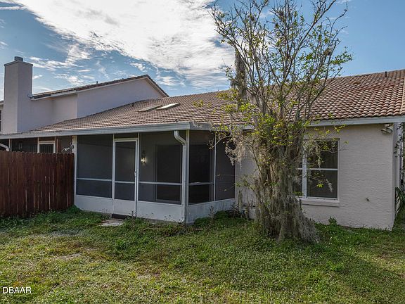 3rd image of 3529A Forest Branch Dr