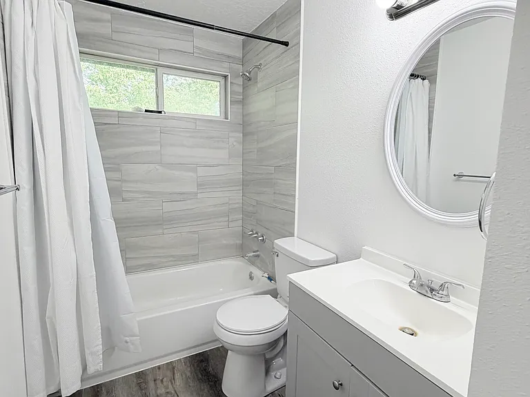 300 N Blossom Dr — Photo 12