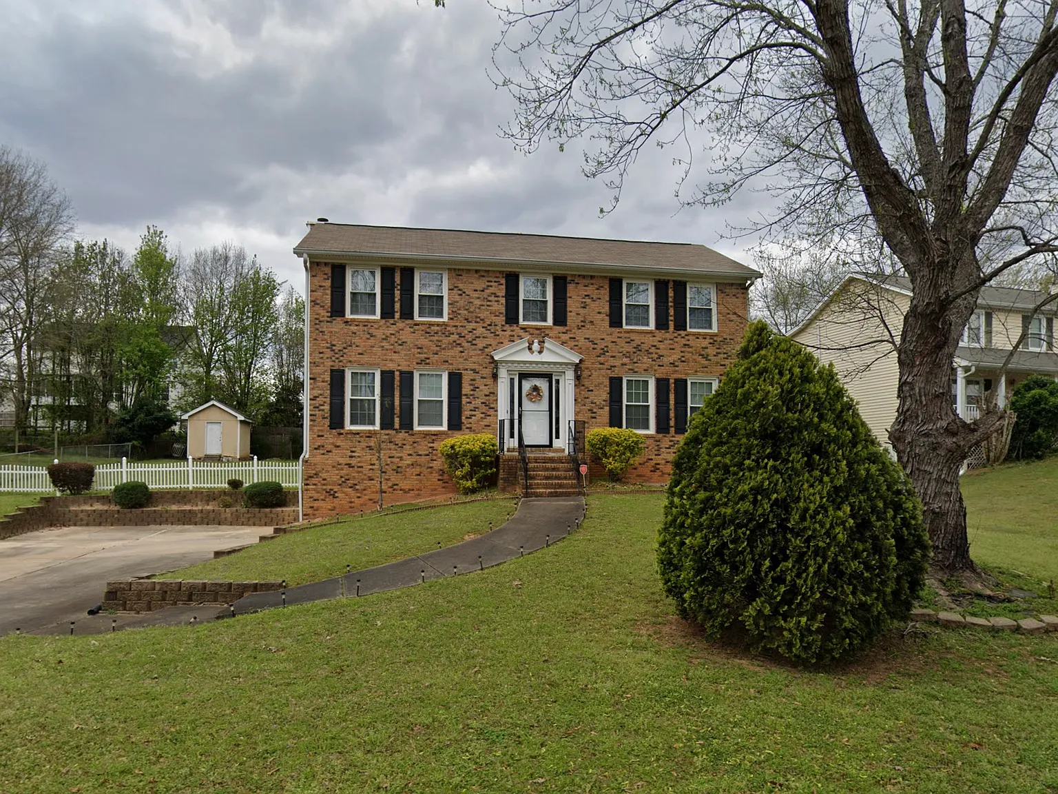1835 Tree Brooke Ln — Photo 1