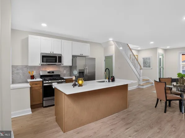 5741 Hunter St, Philadelphia, PA 19131