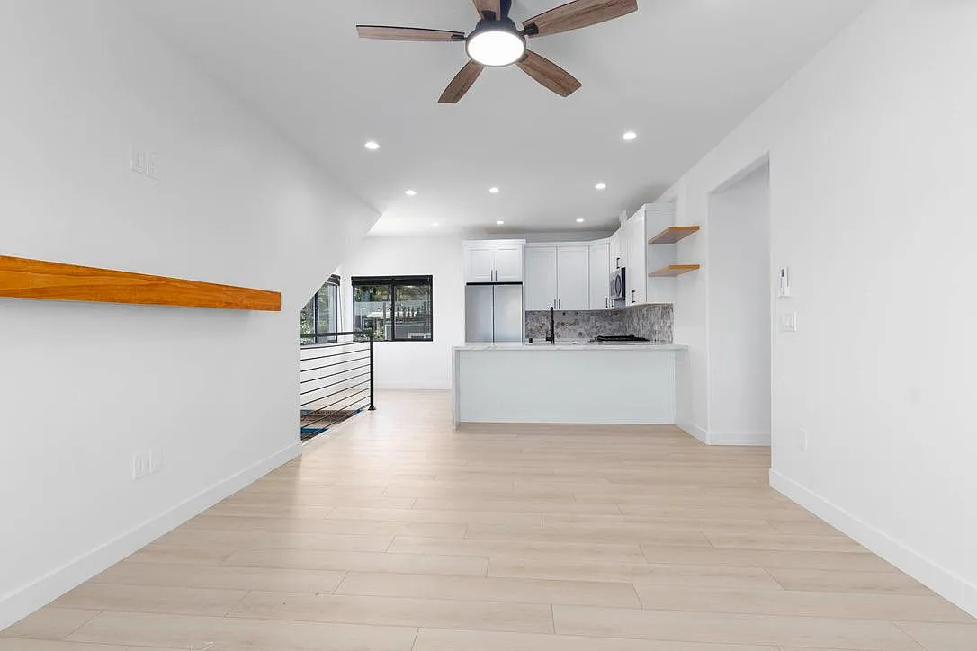 2421 Chicago St — Photo 4