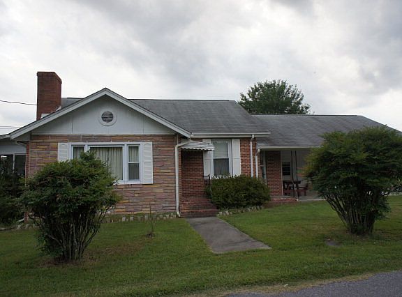 2nd image of 180 Easter Dr