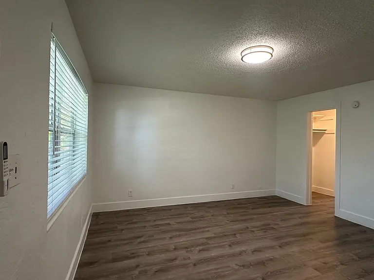1821 Thomas St #0 — Photo 11