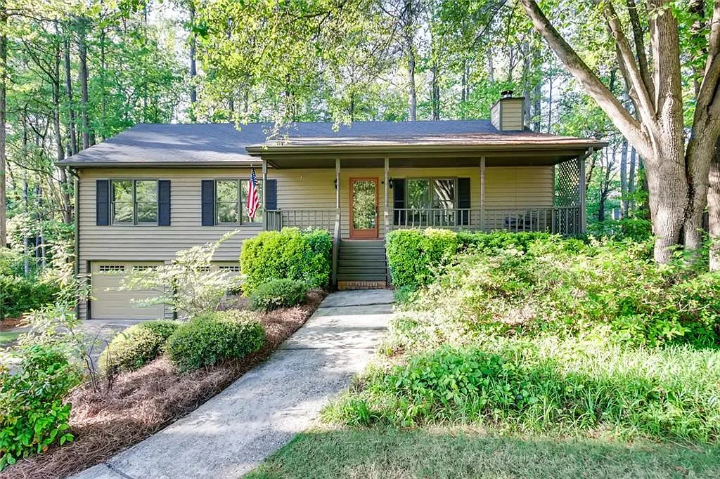 1552 Milford Creek Ln SW photo 1