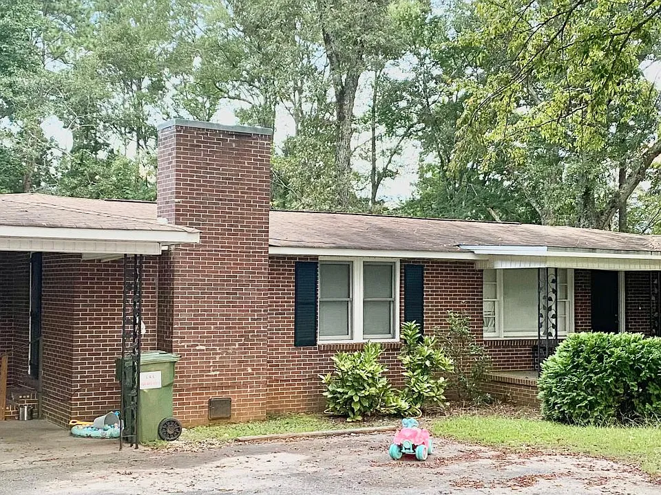 303 Hanson Dr