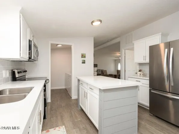 20948 E Larry Ln, Mayer, AZ 86333