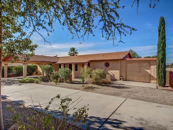 3rd image of 6633 N Camino De La Tierra