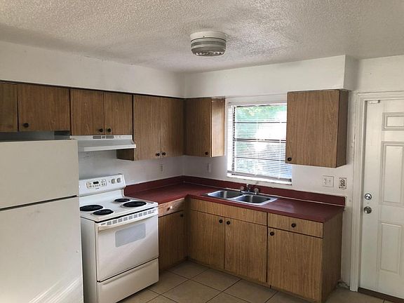 5th image of 9904 N Aster Ave APT A