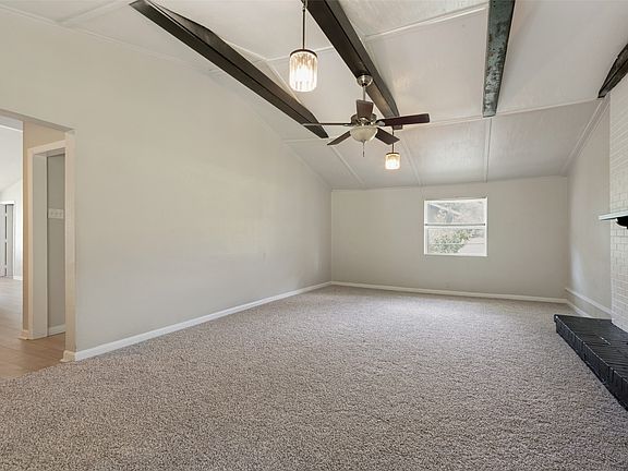 5th image of 3221 Ridgeview Cir