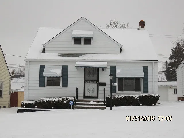 19249 Stockton Ave photo 1