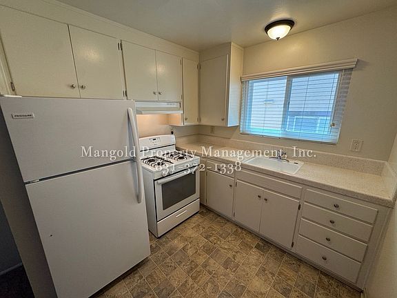 5th image of 1160 Olympia Ave #C