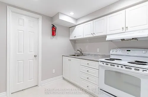 3 Teddington Cres #BASEMENT Photo 1