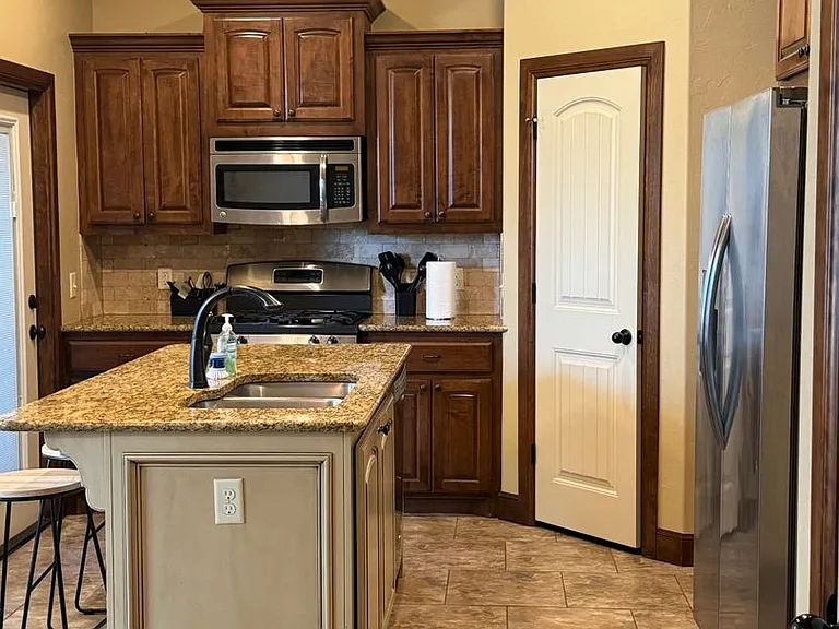3408 Enclave Ln — Photo 7