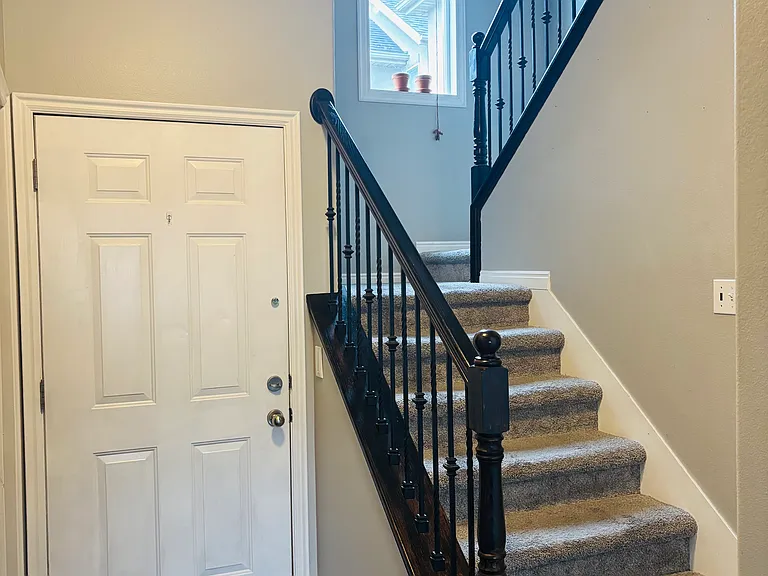 1590 Wynview Ln — Photo 9