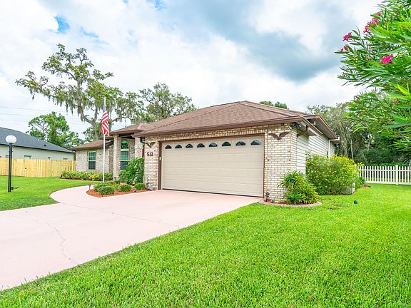 3rd image of 512 Sun Lake Dr