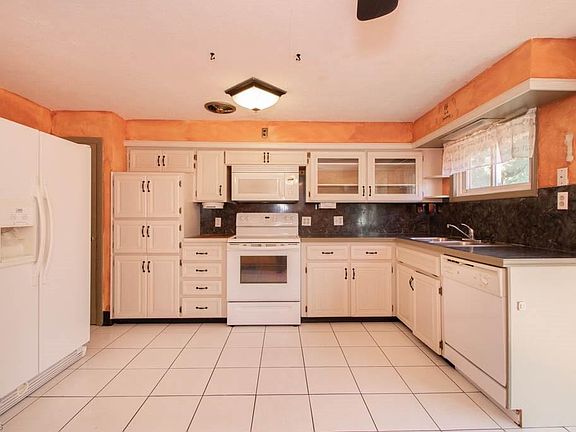 5th image of 186 Westgate Ave