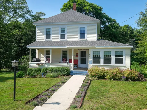 30 King Row, Deer Isle, ME 04627