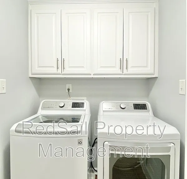 642 Kelso Dr — Photo 12
