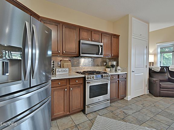 4th image of 5675 Autumn Creek Dr