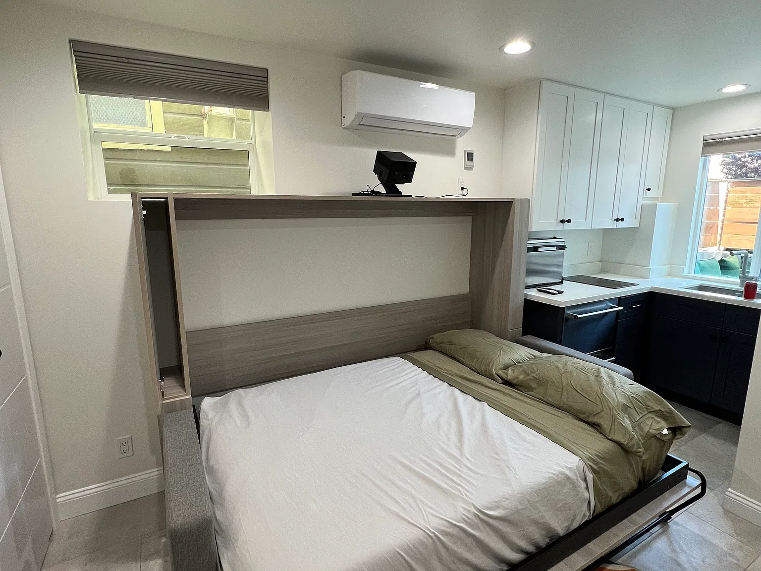 Studio, 200 sqft, $1,825 — Photo 3