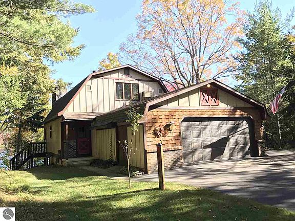 2nd image of 2467 McNab Ct