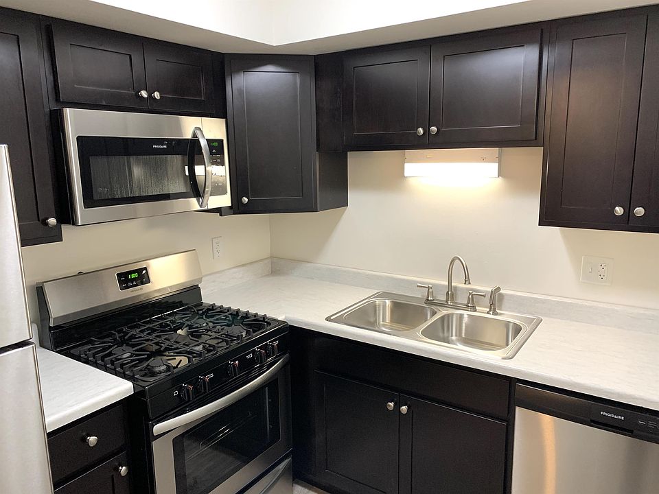 1st image of 1153 W Wilson St APT F