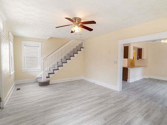 3rd image of 1618 McDaniel St