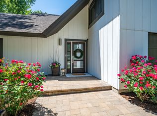 52 Redstart Rd, Naperville, IL 60565