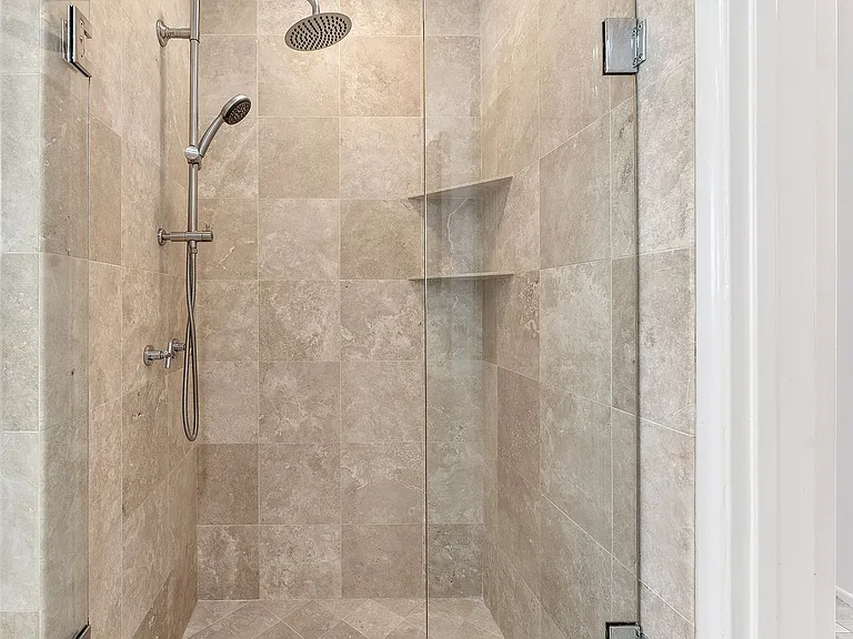 11053 Strathmore Dr — Photo 37