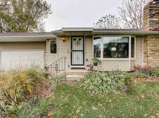 5272 Shilling Ln, Waunakee, WI 53597