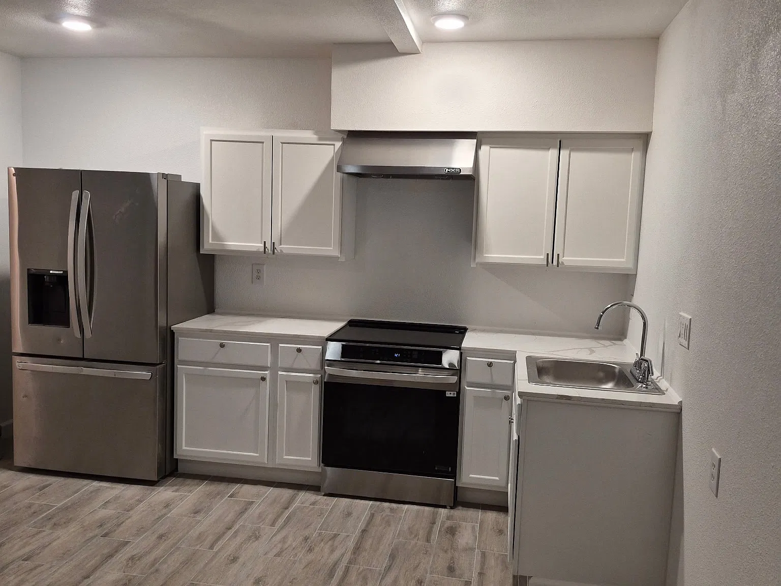 2 bed, $1,400 — Photo 1