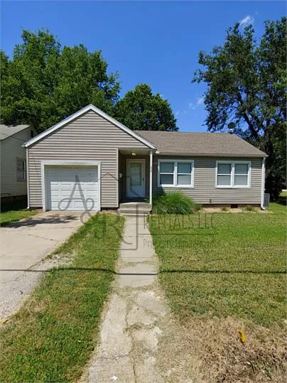 305 E Hudson St — Photo 1