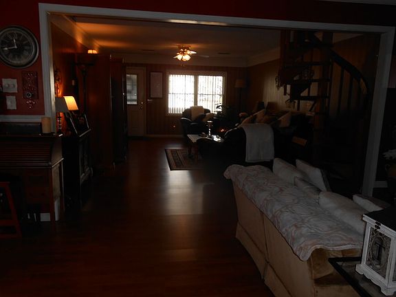 5th image of 1301 Mill St