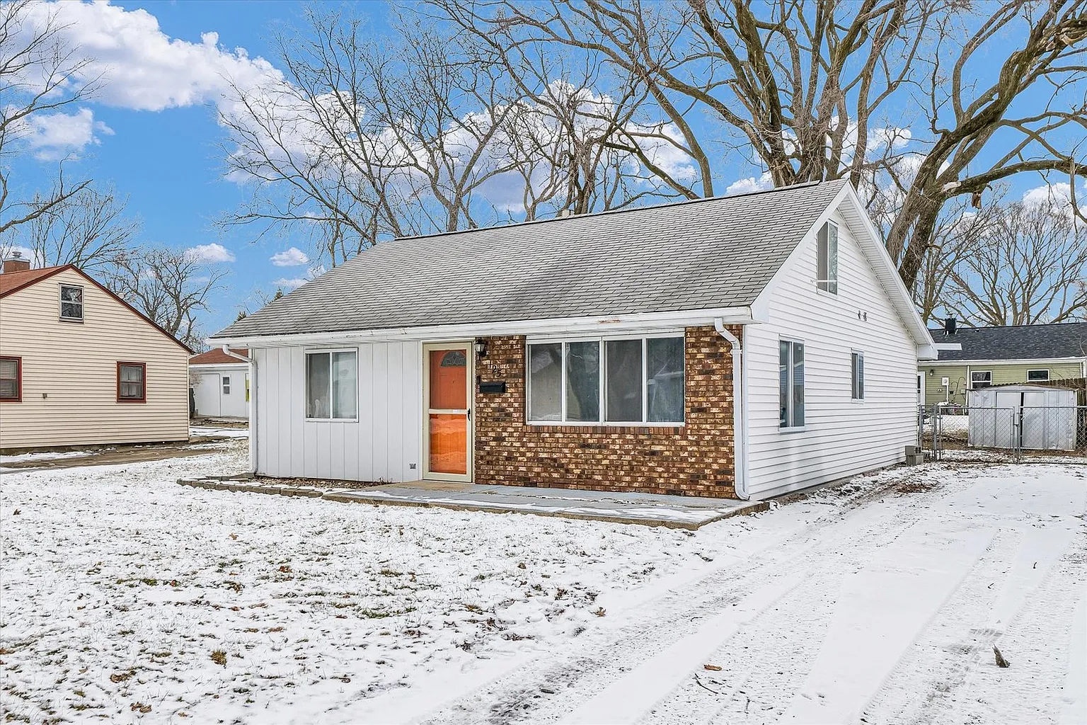 125 Shady Lawn Dr photo 1