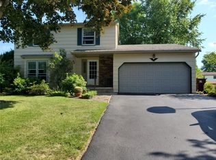 60 Oak Bridge Way, Rochester, NY 14612