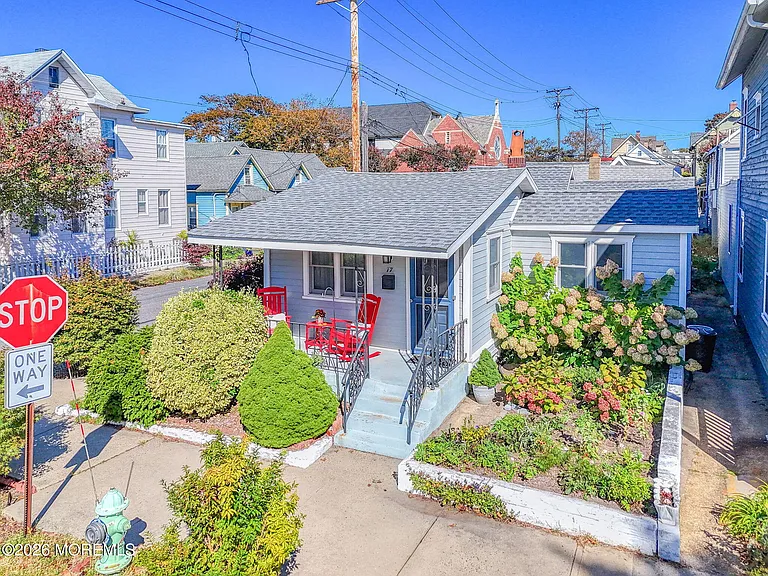 77 Abbott Ave — Photo 3